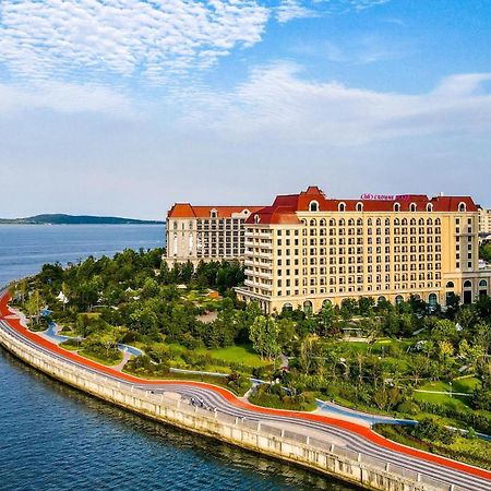 Hotel Crowne Plaza QingdaoOrientalMovieMetropolis Exterior foto