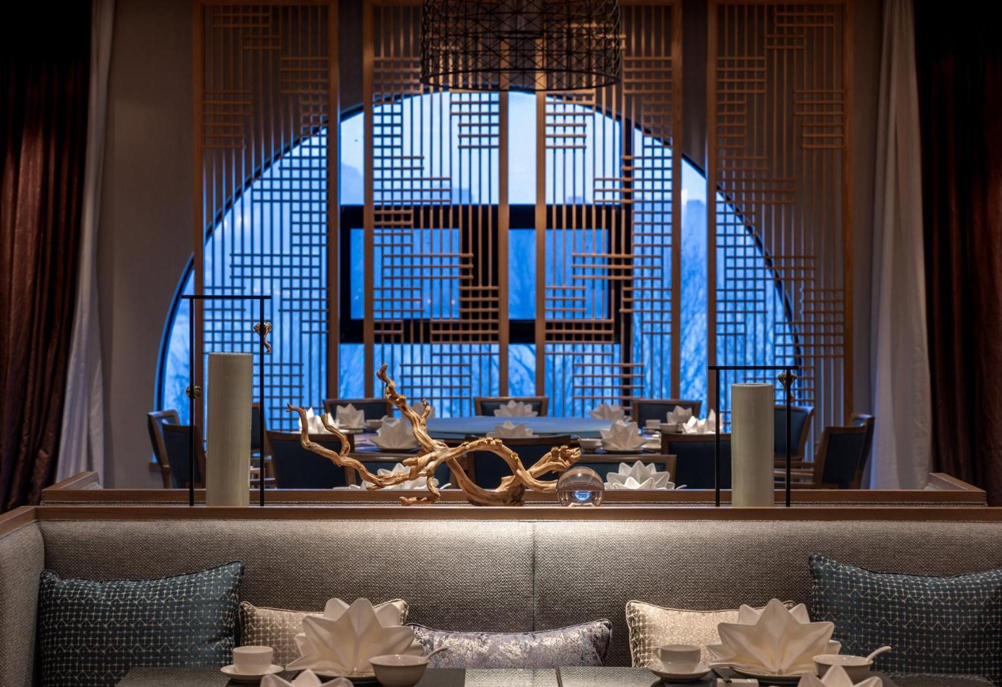 Hotel Crowne Plaza QingdaoOrientalMovieMetropolis Exterior foto